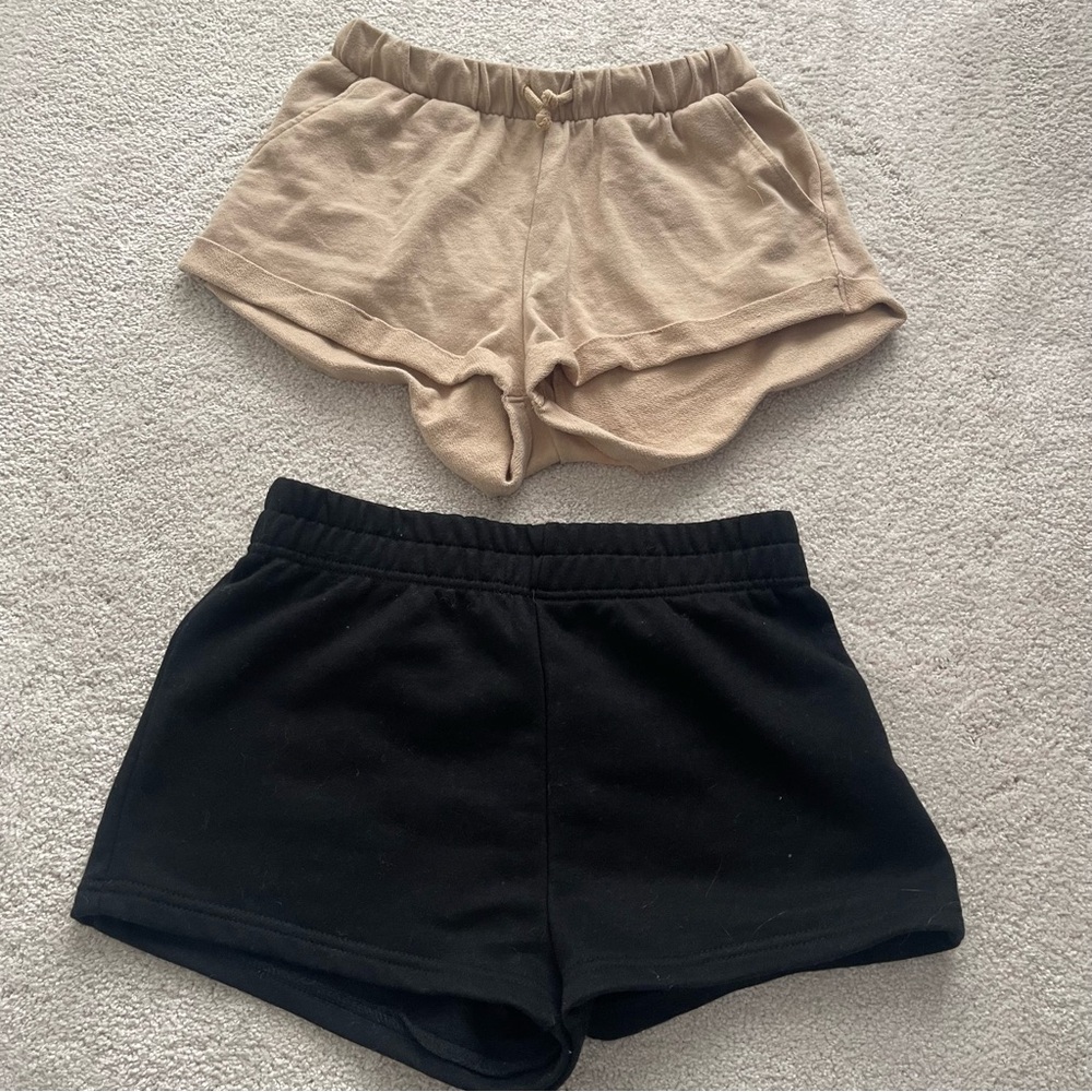 H&M Women's Black and Tan Shorts